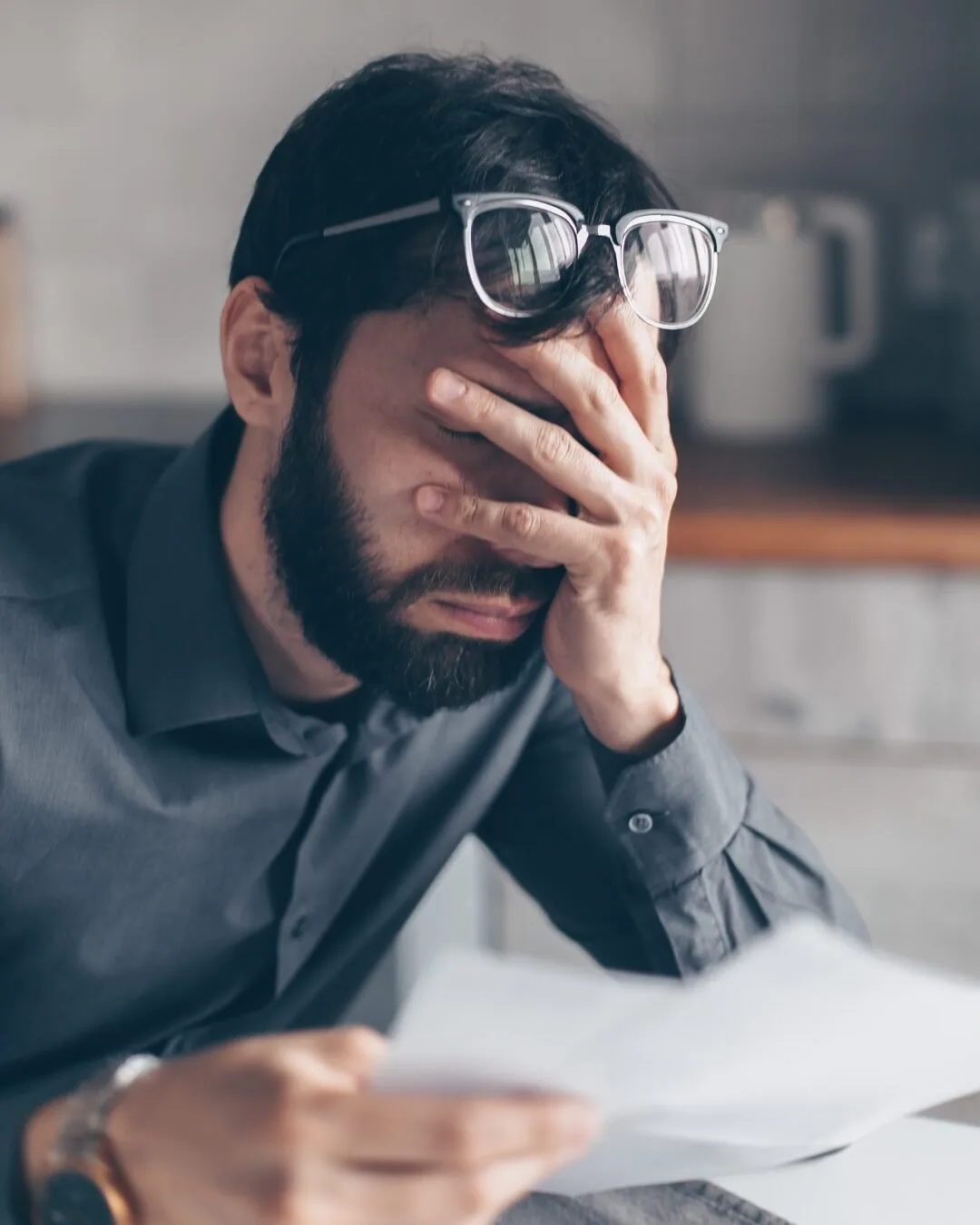 Empresario evaluando si debe cambiar de contador